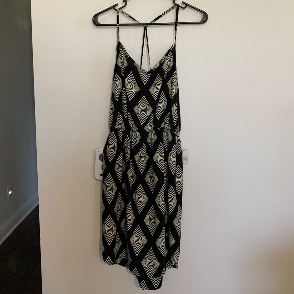 NWT black and cream coverup with slits L